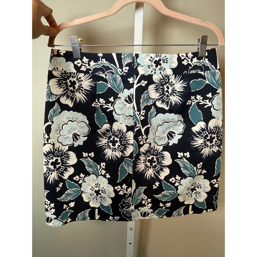 LOFT Mini Skirt Women's 4 Navy Blue Floral Spring Career Workwear Garden‎ Party
